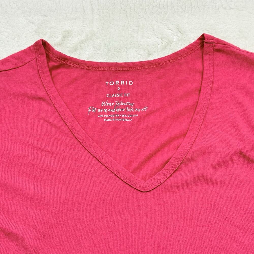 Torrid T-Shirt Women’s Size 2 Classic Fit V Neck Short Sleeve Pink Tee Casual - Picture 3 of 9